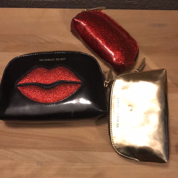 Victoria’s Secret 3 piece Cosmetic Bag Set - Picture 2 of 3